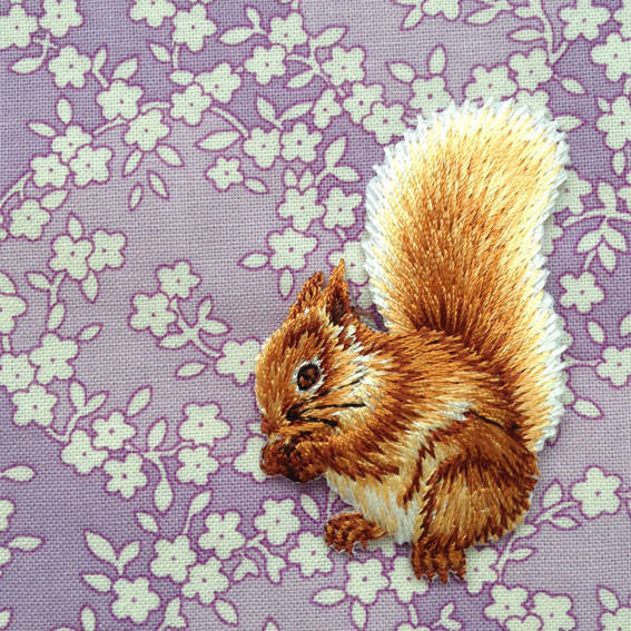 totalitat アップリケワッペン どんぐりとリス